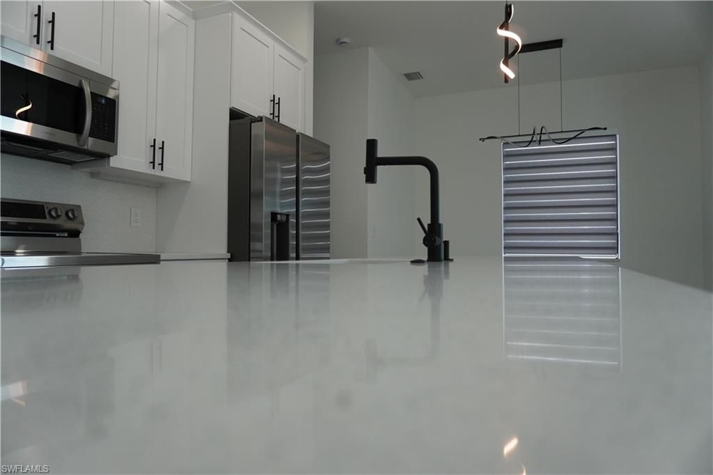 Image 9 of property listing at 2523 SW 18th AVE, Cape Coral, FL 33914