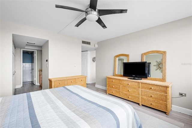 450 TREASURE ISLAND CAUSEWAY 311, St Petersburg, FL 33706