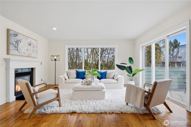 3813 23rd Avenue W, Seattle, WA 98199