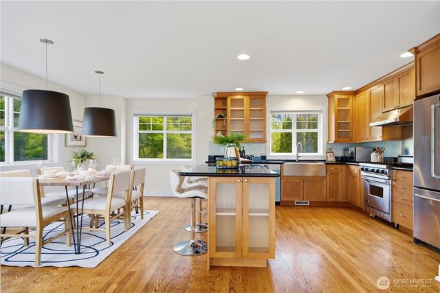 3813 23rd Avenue W, Seattle, WA 98199