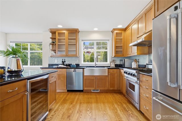 3813 23rd Avenue W, Seattle, WA 98199