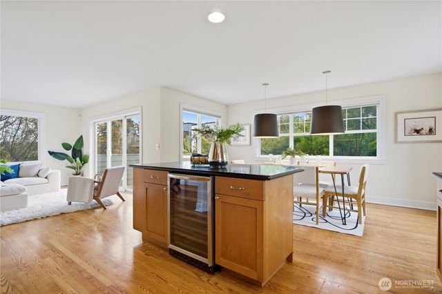 3813 23rd Avenue W, Seattle, WA 98199