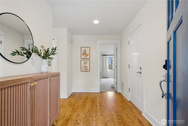 3813 23rd Avenue W, Seattle, WA 98199