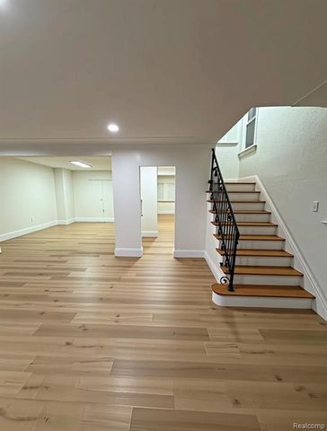 17545 Pennington Drive, Detroit, MI 48221