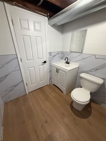 17545 Pennington Drive, Detroit, MI 48221