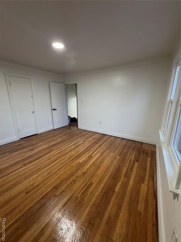 17545 Pennington Drive, Detroit, MI 48221