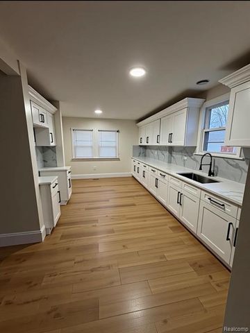 17545 Pennington Drive, Detroit, MI 48221