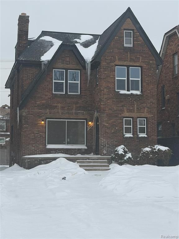 17545 Pennington Drive, Detroit, MI 48221