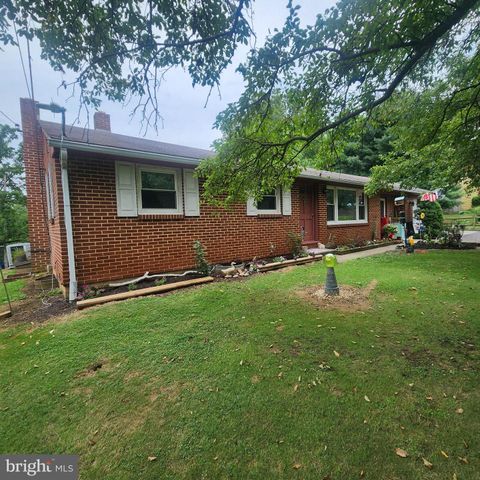 493 CRISWELL DRIVE, Boiling Springs, PA 17007