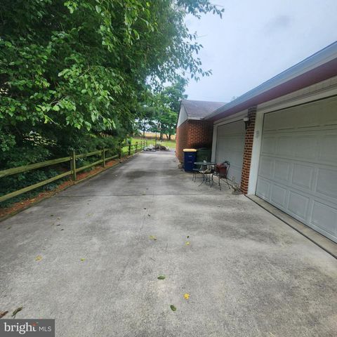 493 CRISWELL DRIVE, Boiling Springs, PA 17007