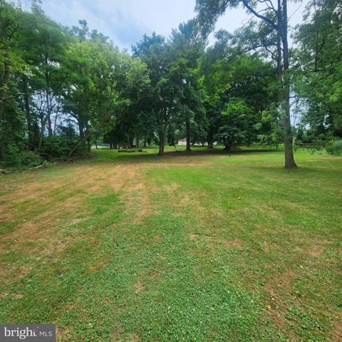 493 CRISWELL DRIVE, Boiling Springs, PA 17007