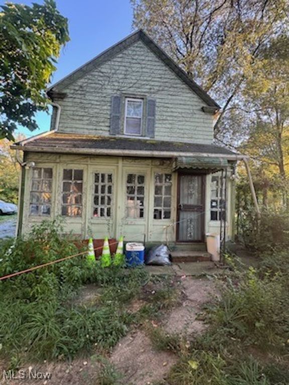 9411 Beacon Avenue, Cleveland, OH 44105