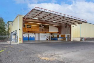 406 Burrell Ave Hangar N33, Lewiston, ID 83501