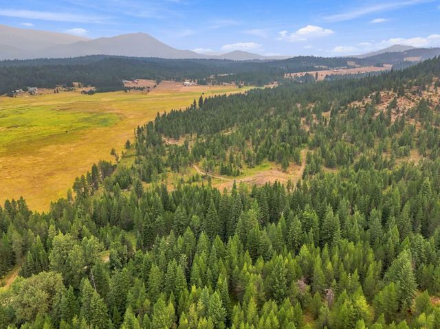 1301 Roberts Rd, Newport, WA 99156