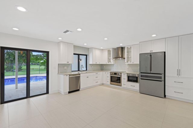 20195 Back 9 Drive, Boca Raton, FL 33498
