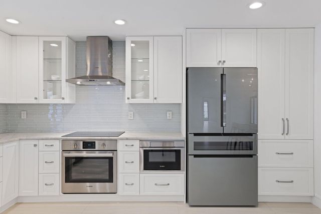 20195 Back 9 Drive, Boca Raton, FL 33498