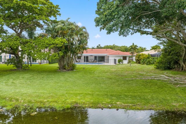 20195 Back 9 Drive, Boca Raton, FL 33498