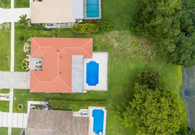 20195 Back 9 Drive, Boca Raton, FL 33498