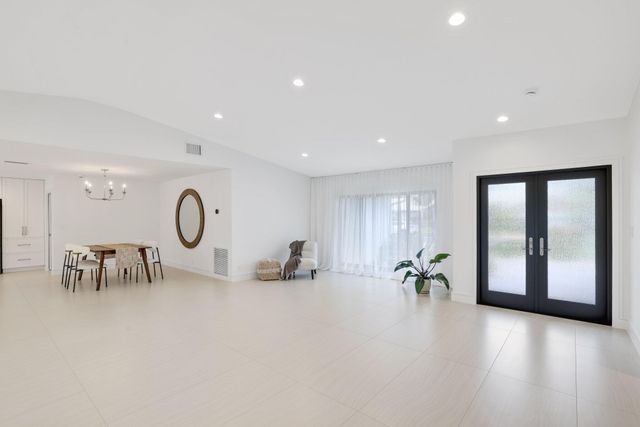 20195 Back 9 Drive, Boca Raton, FL 33498