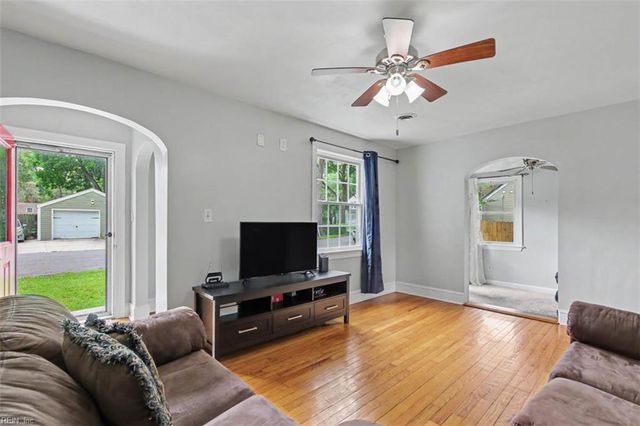 3347 Clark CIR, Norfolk, VA 23509