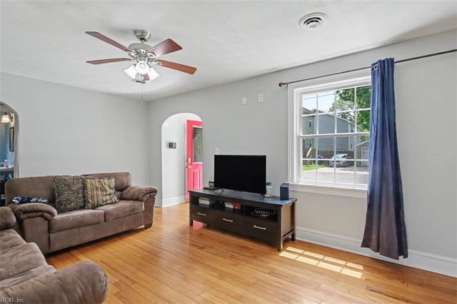 3347 Clark CIR, Norfolk, VA 23509