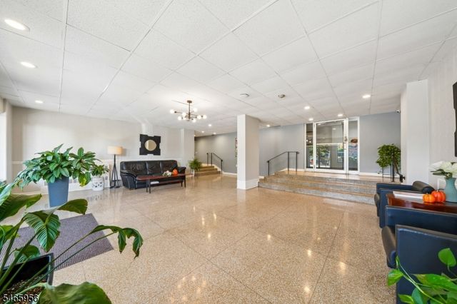 415 Claremont Ave 1G, Montclair Twp., NJ 07042