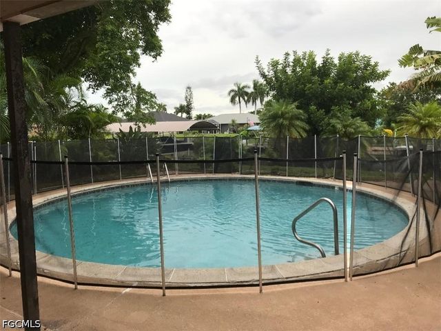 1726 SE 10th PL, Cape Coral, FL 33990