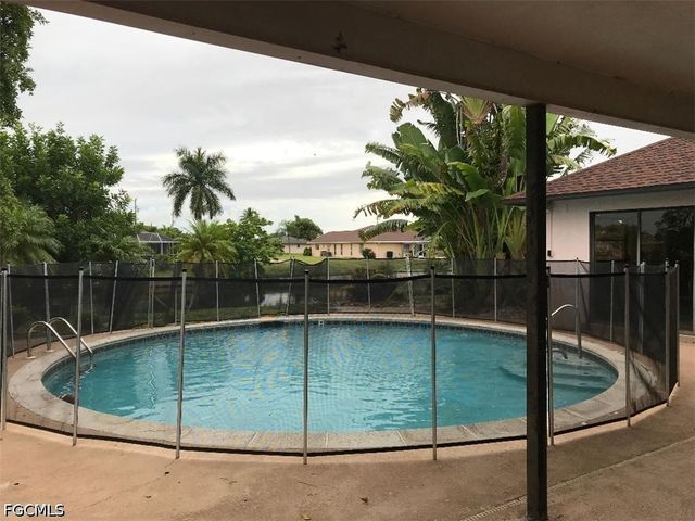 1726 SE 10th PL, Cape Coral, FL 33990