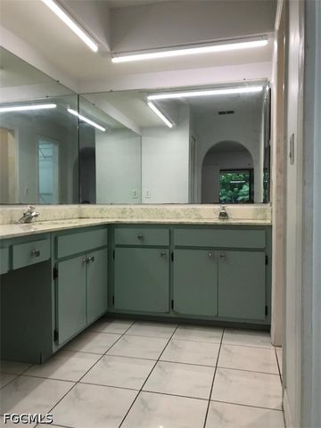 1726 SE 10th PL, Cape Coral, FL 33990