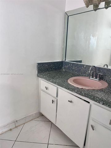 1540 NE 191st St 321, Miami, FL 33179