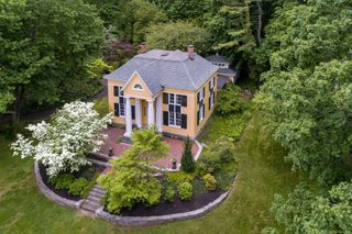 30 Meeting House Lane, Madison, CT 06443
