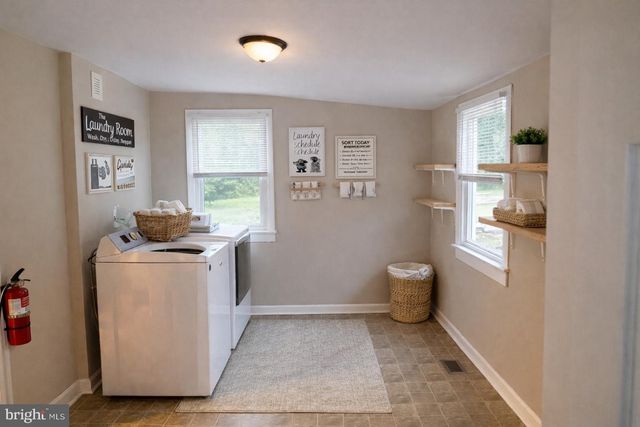 102 MAIN ST, Southampton, NJ 08088