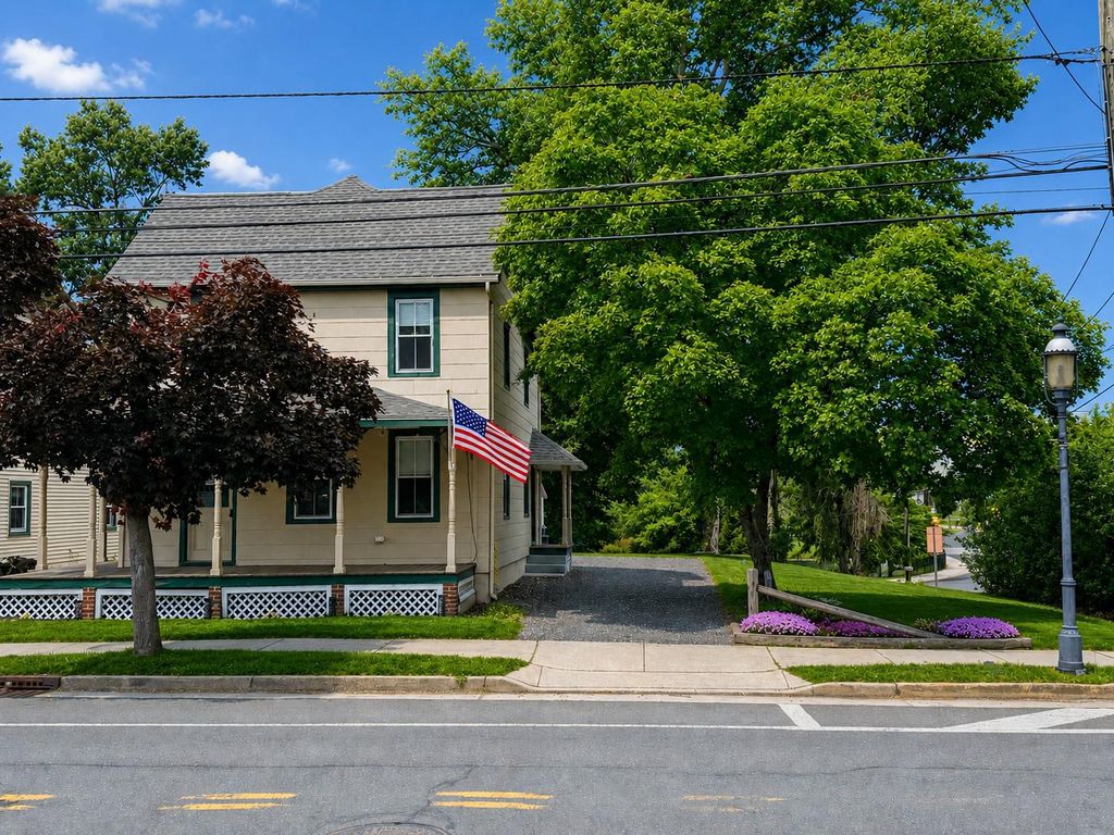 102 MAIN ST, Southampton, NJ 08088