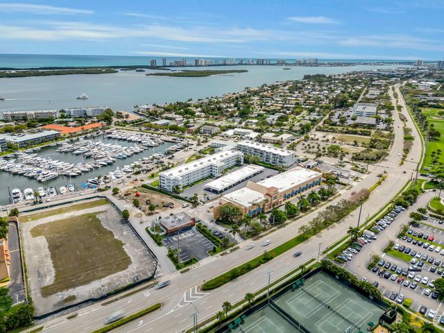 907 Marina Drive 401, North Palm Beach, FL 33408