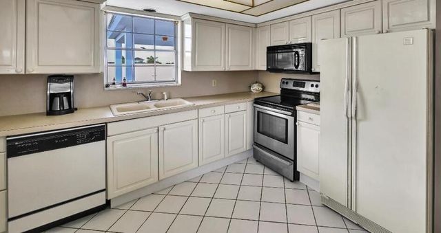 907 Marina Drive 401, North Palm Beach, FL 33408