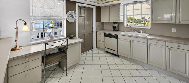 907 Marina Drive 401, North Palm Beach, FL 33408