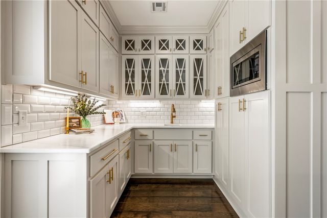 228 SE 2nd Street, Bentonville, AR 72712