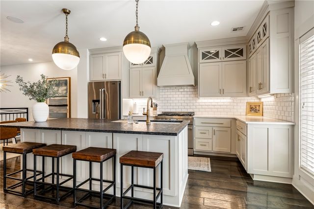 228 SE 2nd Street, Bentonville, AR 72712