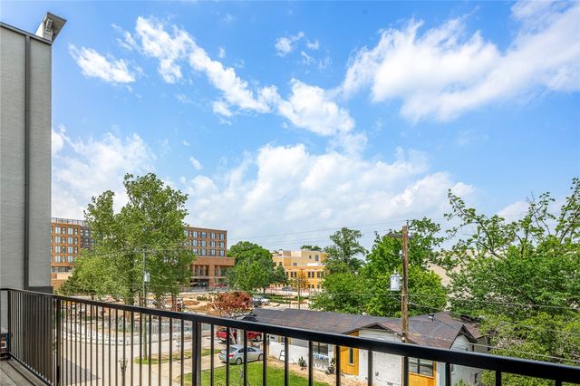 228 SE 2nd Street, Bentonville, AR 72712