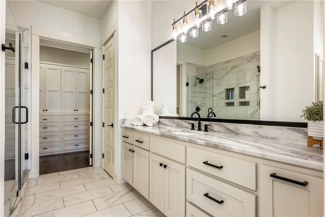 228 SE 2nd Street, Bentonville, AR 72712