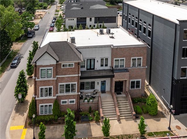 228 SE 2nd Street, Bentonville, AR 72712
