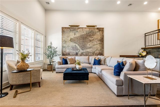 228 SE 2nd Street, Bentonville, AR 72712