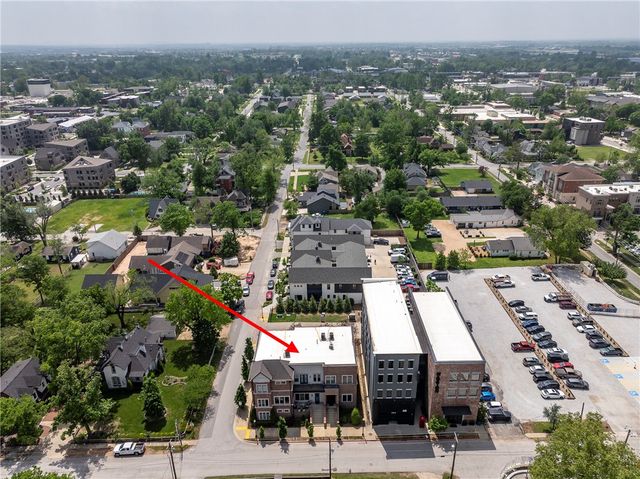 228 SE 2nd Street, Bentonville, AR 72712
