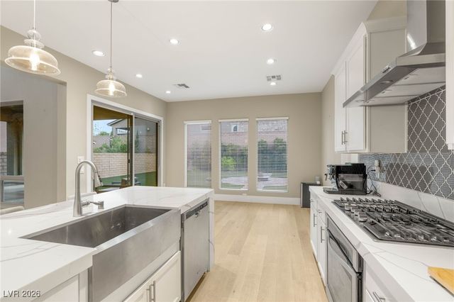 2720 Natural Rock Drive, Las Vegas, NV 89138