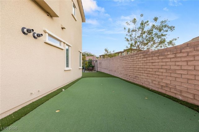 2720 Natural Rock Drive, Las Vegas, NV 89138