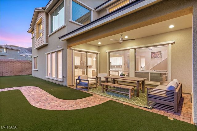 2720 Natural Rock Drive, Las Vegas, NV 89138