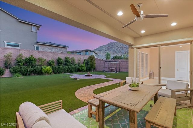 2720 Natural Rock Drive, Las Vegas, NV 89138