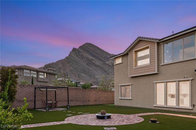 2720 Natural Rock Drive, Las Vegas, NV 89138