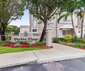 7211 NW 174th Terrace 203, Hialeah, FL 33015