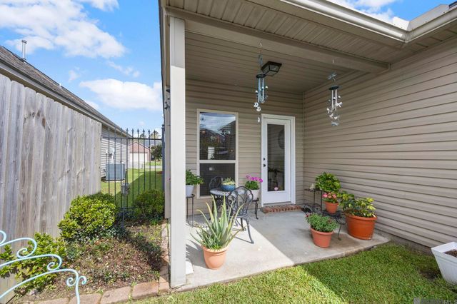 11412 Rossow Ct, Denham Springs, LA 70726